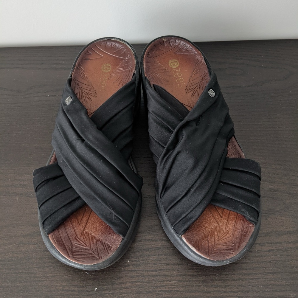 Bzees Knockout Wedge Sandals